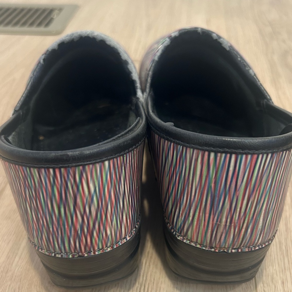 Dansko Metallic Rainbow Stripe Clogs Women's Sz 40 EU 10-10.5 US Shoes Career - Picture 8 of 12